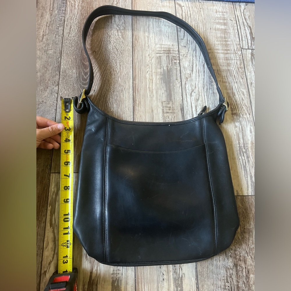 Vintage Coach Medium Slim Duffle Sac in Black Leather - Picture 15 of 16